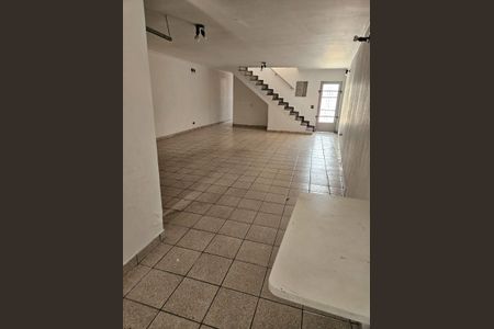 Casa à venda com 130m², 3 quartos e 4 vagas Casa à venda com 130m², 3 quartos e 4 vagasÁrea Comum