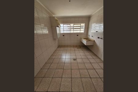 Casa à venda com 130m², 3 quartos e 4 vagas Casa à venda com 130m², 3 quartos e 4 vagasÁrea de serviço