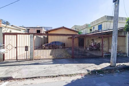 Fachada de casa de condomínio à venda com 2 quartos, 58m² em Nacional, Contagem