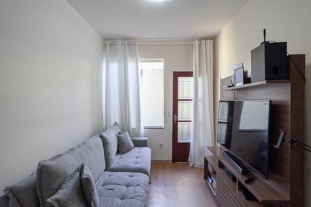Casa de condomínio à venda com 58m², 2 quartos e 1 vaga Casa de condomínio à venda com 58m², 2 quartos e 1 vagaSala