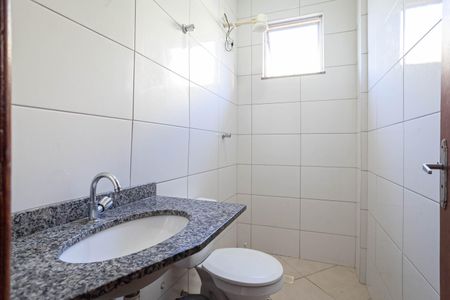 Casa de condomínio à venda com 58m², 2 quartos e 1 vaga Casa de condomínio à venda com 58m², 2 quartos e 1 vagaBanheiro social