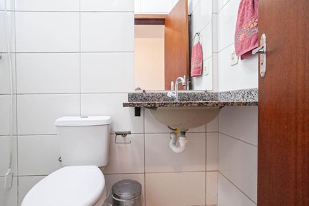 Casa de condomínio à venda com 58m², 2 quartos e 1 vaga Casa de condomínio à venda com 58m², 2 quartos e 1 vagaBanheiro da suíte