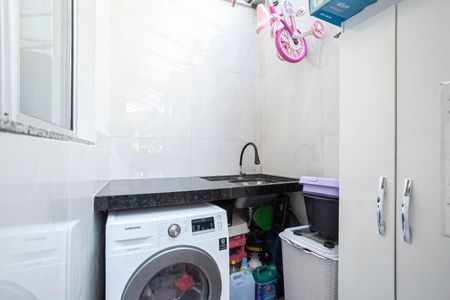Área de serviço de casa de condomínio à venda com 2 quartos, 58m² em Nacional, Contagem