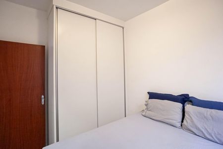 Casa de condomínio à venda com 58m², 2 quartos e 1 vaga Casa de condomínio à venda com 58m², 2 quartos e 1 vagaSuíte