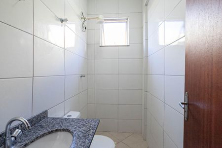 Casa de condomínio à venda com 58m², 2 quartos e 1 vaga Casa de condomínio à venda com 58m², 2 quartos e 1 vagaBanheiro social