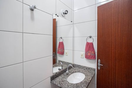 Casa de condomínio à venda com 58m², 2 quartos e 1 vaga Casa de condomínio à venda com 58m², 2 quartos e 1 vagaBanheiro da suíte