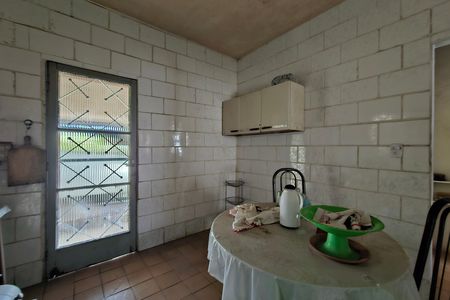 Casa à venda com 64m², 2 quartos e 1 vaga