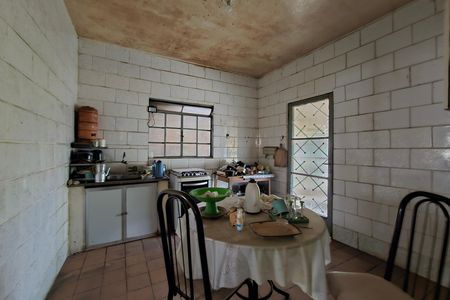Casa à venda com 64m², 2 quartos e 1 vaga