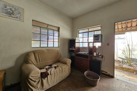 Casa à venda com 64m², 2 quartos e 1 vaga
