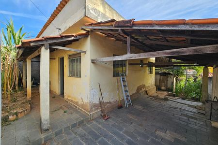Casa à venda com 64m², 2 quartos e 1 vaga