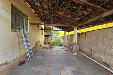 Casa à venda com 64m², 2 quartos e 1 vaga