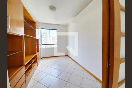 Apartamento para alugar com 126m², 3 quartos e 2 vagas Apartamento para alugar com 126m², 3 quartos e 2 vagasQuarto