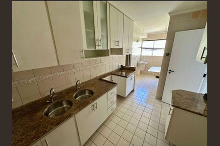 Apartamento para alugar com 126m², 3 quartos e 2 vagas Apartamento para alugar com 126m², 3 quartos e 2 vagasCozinha