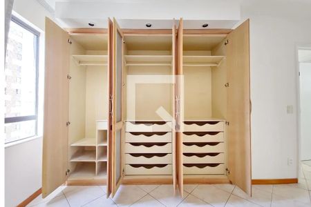 Apartamento para alugar com 126m², 3 quartos e 2 vagas Apartamento para alugar com 126m², 3 quartos e 2 vagasQuarto