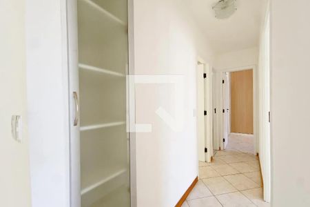 Apartamento para alugar com 126m², 3 quartos e 2 vagas Apartamento para alugar com 126m², 3 quartos e 2 vagasCorredor