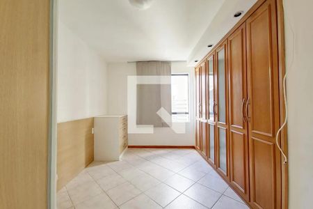 Apartamento para alugar com 126m², 3 quartos e 2 vagas Apartamento para alugar com 126m², 3 quartos e 2 vagasQuarto