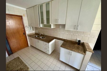 Apartamento para alugar com 126m², 3 quartos e 2 vagas Apartamento para alugar com 126m², 3 quartos e 2 vagasCozinha
