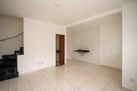 Sala de casa para alugar com 2 quartos, 68m² em Cidade Líder, São Paulo