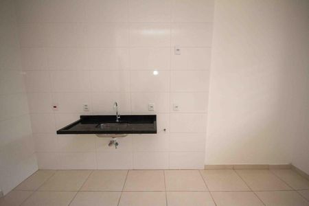 Casa para alugar com 68m², 2 quartos e 2 vagas Casa para alugar com 68m², 2 quartos e 2 vagasCozinha