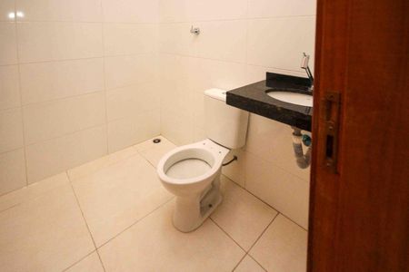 Casa para alugar com 68m², 2 quartos e 2 vagas Casa para alugar com 68m², 2 quartos e 2 vagasBanheiro da Suite