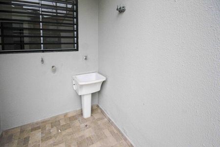 Casa para alugar com 68m², 2 quartos e 2 vagas Casa para alugar com 68m², 2 quartos e 2 vagasÁrea de Serviço