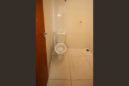 Casa para alugar com 68m², 2 quartos e 2 vagas Casa para alugar com 68m², 2 quartos e 2 vagasBanheiro da Suite 02