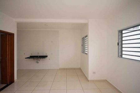 Sala de casa para alugar com 2 quartos, 68m² em Cidade Líder, São Paulo