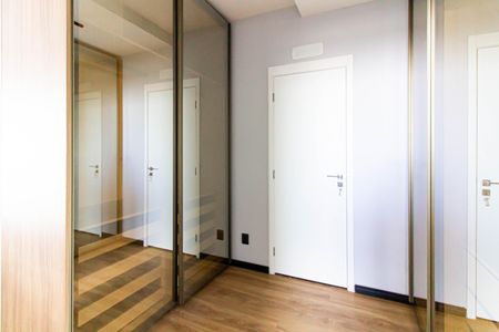 Apartamento à venda com 105m², 2 quartos e 2 vagas Apartamento à venda com 105m², 2 quartos e 2 vagasSuíte 1 - Closet