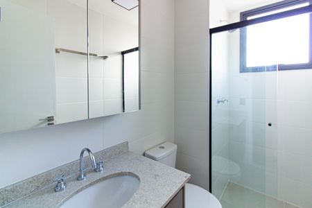 Apartamento à venda com 105m², 2 quartos e 2 vagas Apartamento à venda com 105m², 2 quartos e 2 vagasBanheiro da Suíte 1