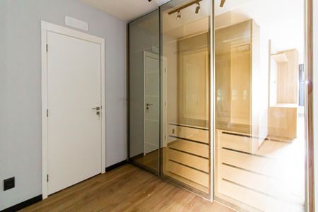 Apartamento à venda com 105m², 2 quartos e 2 vagas Apartamento à venda com 105m², 2 quartos e 2 vagasSuíte 1 - Closet