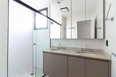Apartamento à venda com 105m², 2 quartos e 2 vagas Apartamento à venda com 105m², 2 quartos e 2 vagasBanheiro da Suíte 1