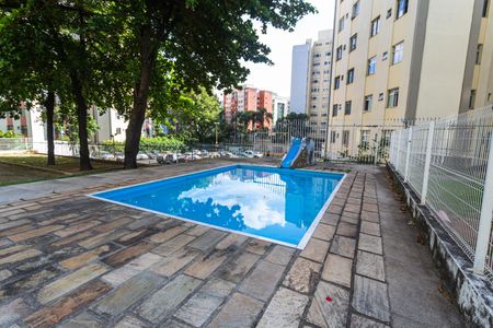 Apartamento à venda com 55m², 2 quartos e 1 vaga Apartamento à venda com 55m², 2 quartos e 1 vagaÁrea comum - Piscina 2