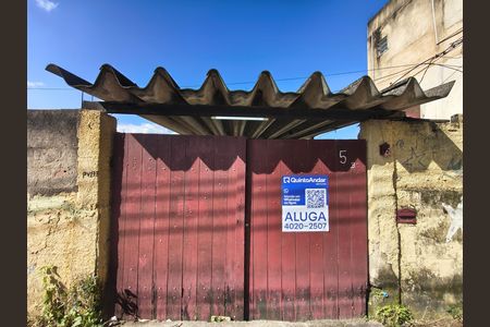 Casa para alugar com 100m², 4 quartos e sem vaga Casa para alugar com 100m², 4 quartos e sem vagaFachada