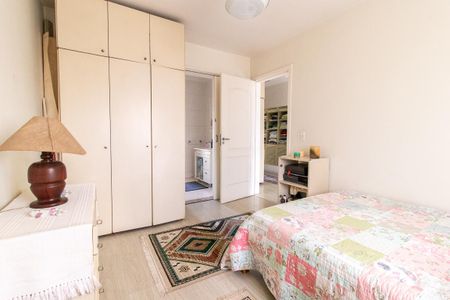 Casa à venda com 270m², 4 quartos e 5 vagas Casa à venda com 270m², 4 quartos e 5 vagasQuarto 1