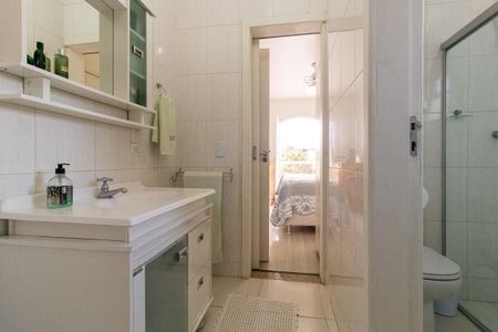 Casa à venda com 270m², 4 quartos e 5 vagas Casa à venda com 270m², 4 quartos e 5 vagasBanheiro da Suíte 2