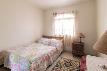 Casa à venda com 270m², 4 quartos e 5 vagas Casa à venda com 270m², 4 quartos e 5 vagasQuarto 1