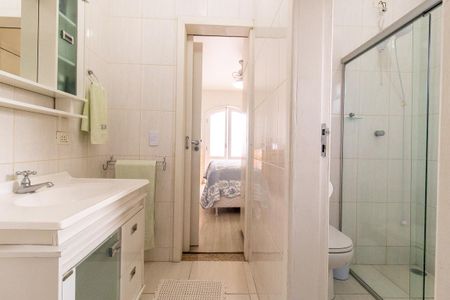 Casa à venda com 270m², 4 quartos e 5 vagas Casa à venda com 270m², 4 quartos e 5 vagasBanheiro da Suíte 2