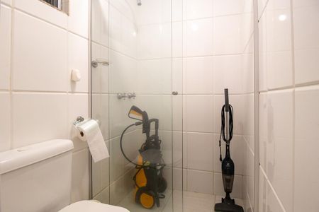 Casa à venda com 270m², 4 quartos e 5 vagas Casa à venda com 270m², 4 quartos e 5 vagasBanheiro de serviço