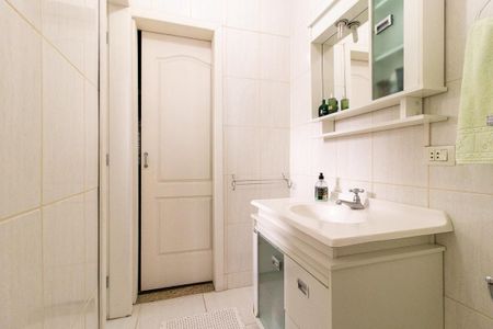 Casa à venda com 270m², 4 quartos e 5 vagas Casa à venda com 270m², 4 quartos e 5 vagasBanheiro da Suíte 2