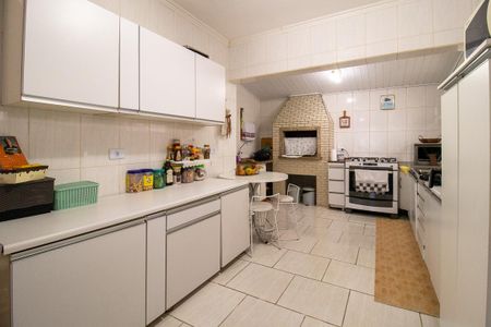Casa à venda com 270m², 4 quartos e 5 vagas Casa à venda com 270m², 4 quartos e 5 vagasCozinha - Armários