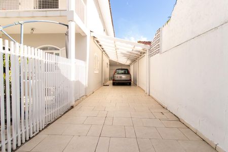 Casa à venda com 270m², 4 quartos e 5 vagas Casa à venda com 270m², 4 quartos e 5 vagasGaragem
