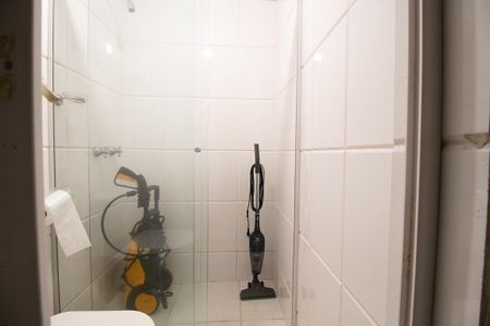 Casa à venda com 270m², 4 quartos e 5 vagas Casa à venda com 270m², 4 quartos e 5 vagasBanheiro de serviço