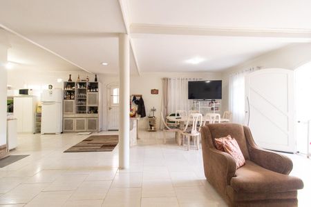 Sala de casa à venda com 4 quartos, 270m² em Cidade Industrial de Curitiba, Curitiba