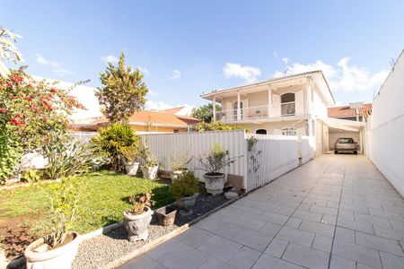Casa à venda com 270m², 4 quartos e 5 vagas Casa à venda com 270m², 4 quartos e 5 vagasFachada
