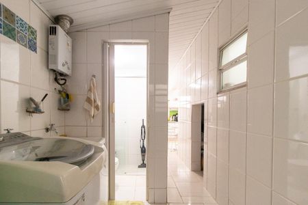 Casa à venda com 270m², 4 quartos e 5 vagas Casa à venda com 270m², 4 quartos e 5 vagasÁrea de Serviço