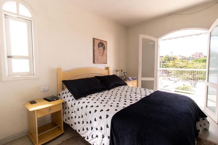 Casa à venda com 270m², 4 quartos e 5 vagas Casa à venda com 270m², 4 quartos e 5 vagasQuarto 2 - Suíte