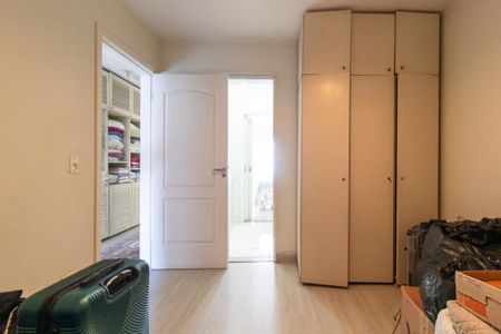 Casa à venda com 270m², 4 quartos e 5 vagas Casa à venda com 270m², 4 quartos e 5 vagasQuarto 4