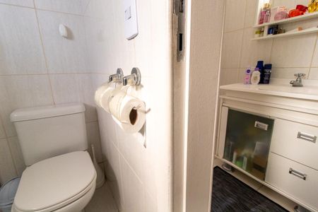Casa à venda com 270m², 4 quartos e 5 vagas Casa à venda com 270m², 4 quartos e 5 vagasBanheiro 1