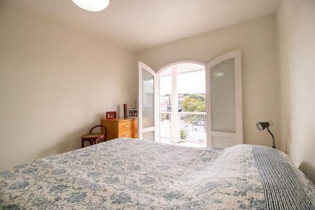 Casa à venda com 270m², 4 quartos e 5 vagas Casa à venda com 270m², 4 quartos e 5 vagasQuarto 3 - Suíte