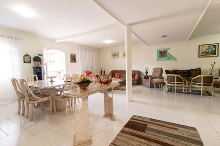 Sala de casa à venda com 4 quartos, 270m² em Cidade Industrial de Curitiba, Curitiba